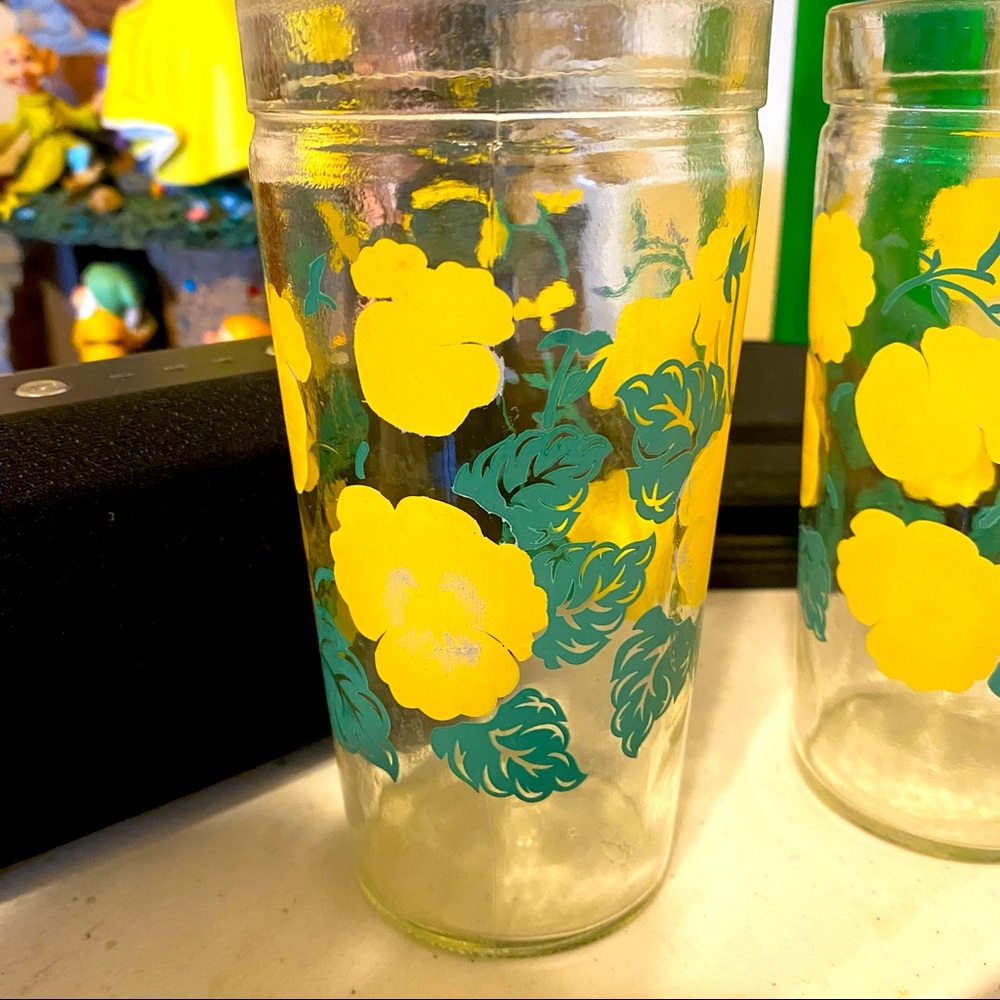 Set of 8 Glasses Brand New